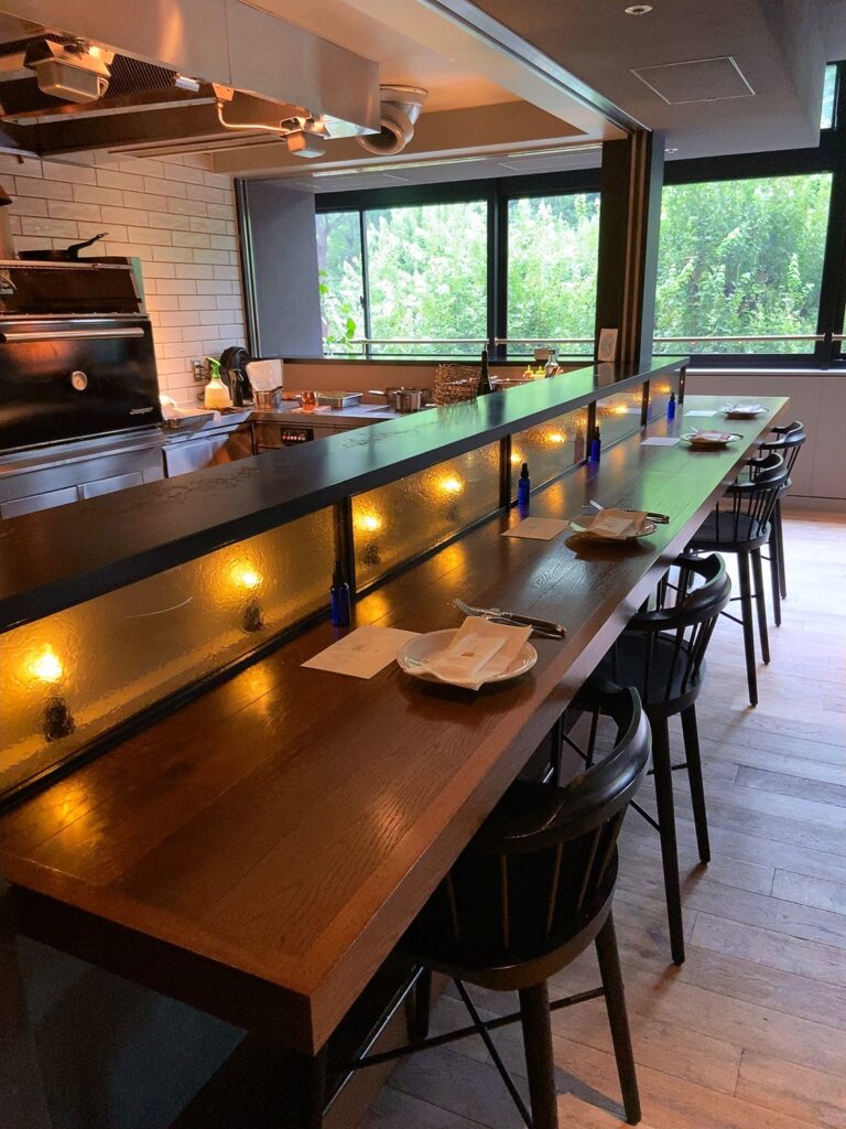 新宿 記念日ディナーデートにかなりオススメ Morethan Grill 2人で1万円台でお洒落なイタリアングリルが楽しめる Like A Framboise