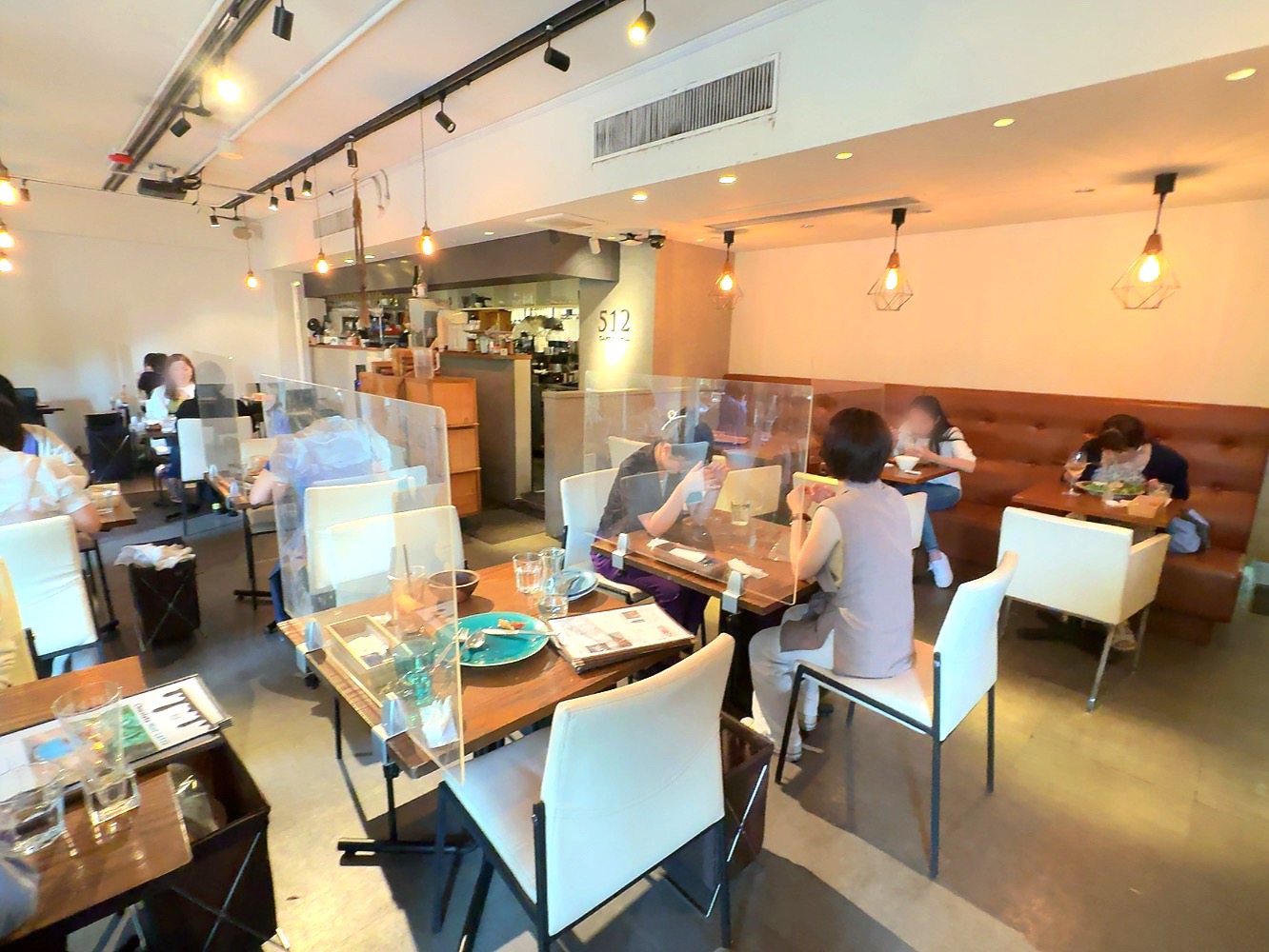『512CAFE&GRILL』店内