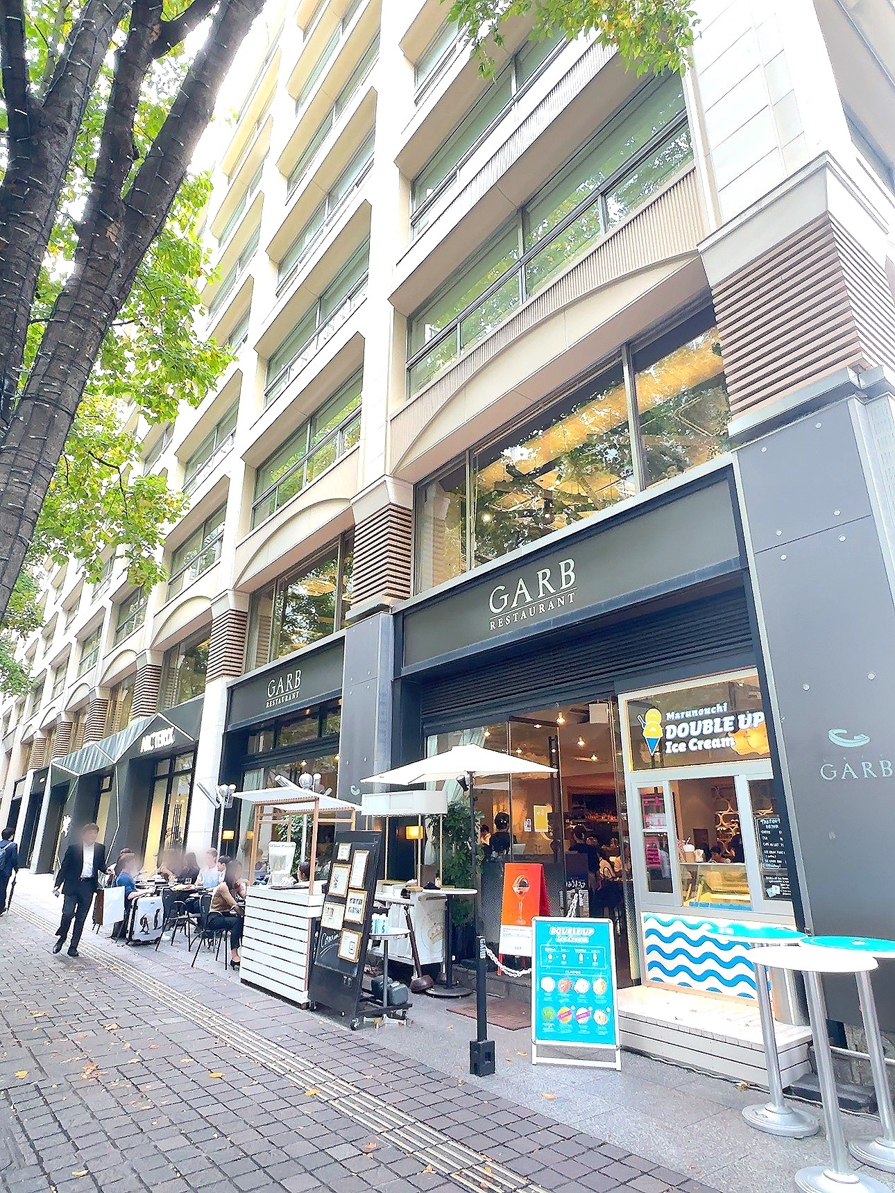 丸の内カフェ『GARB TOKYO』入口