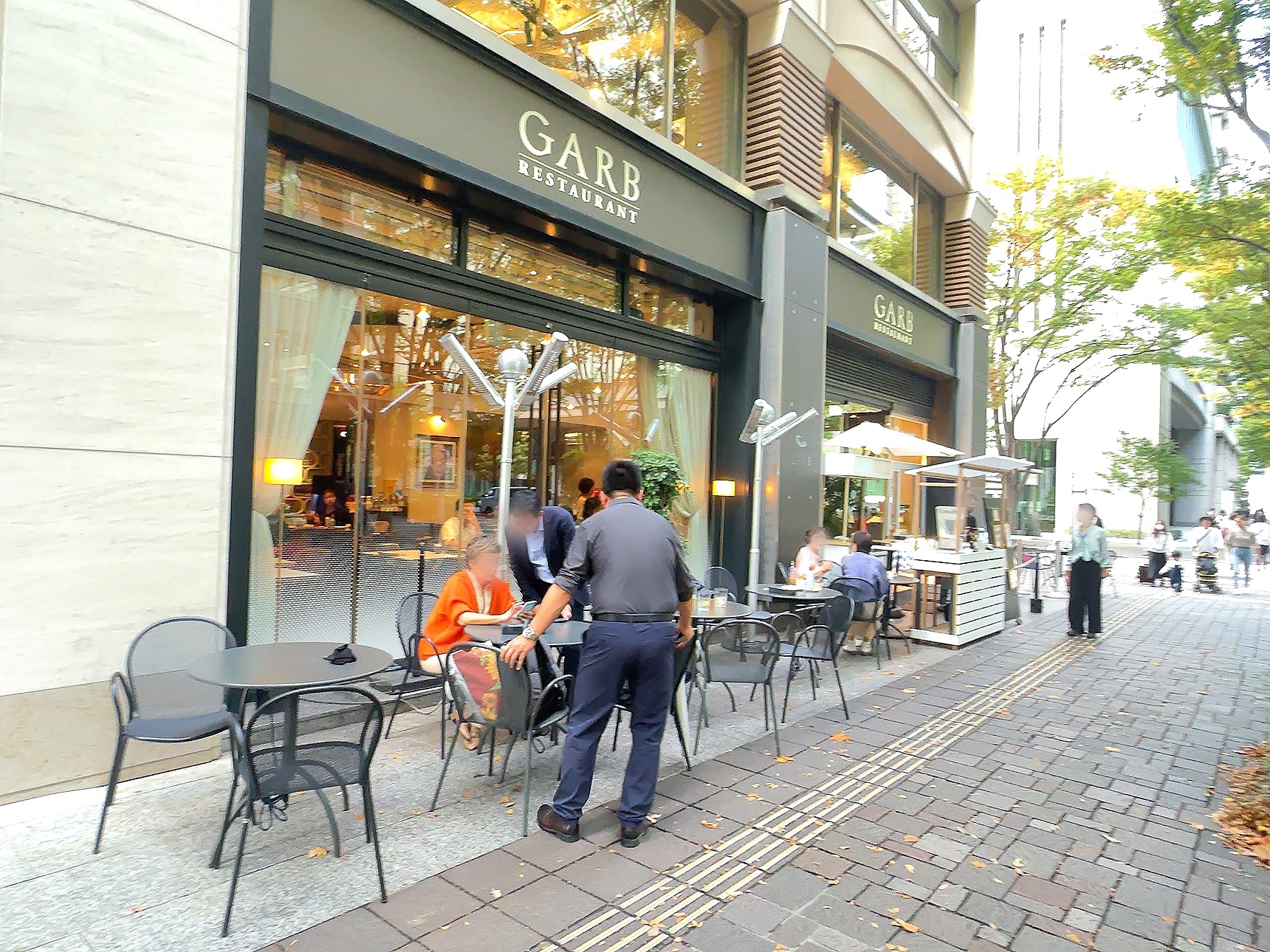 丸の内カフェ『GARB TOKYO』テラス席の雰囲気