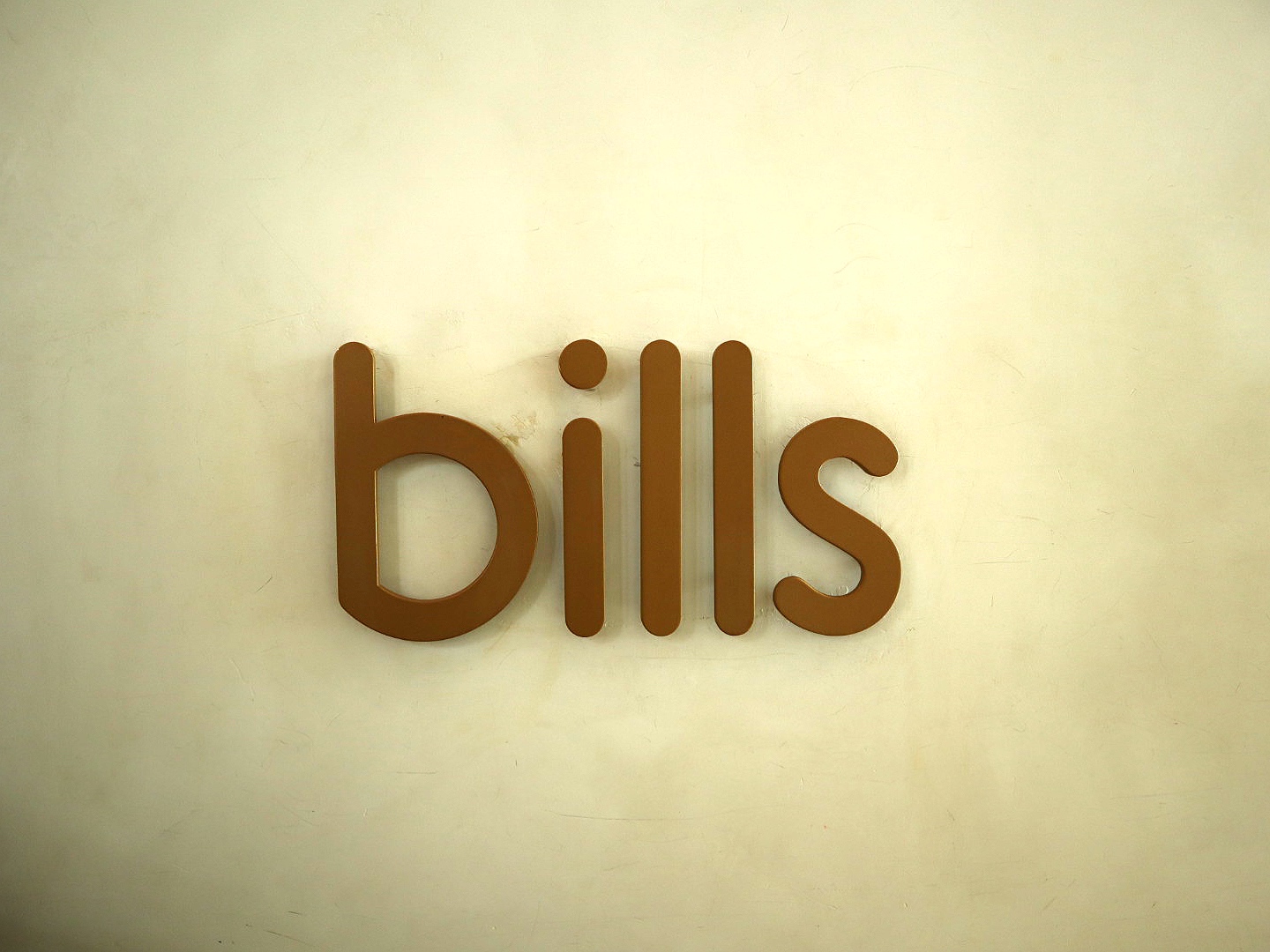 表参道カフェ『bills』店名のロゴ