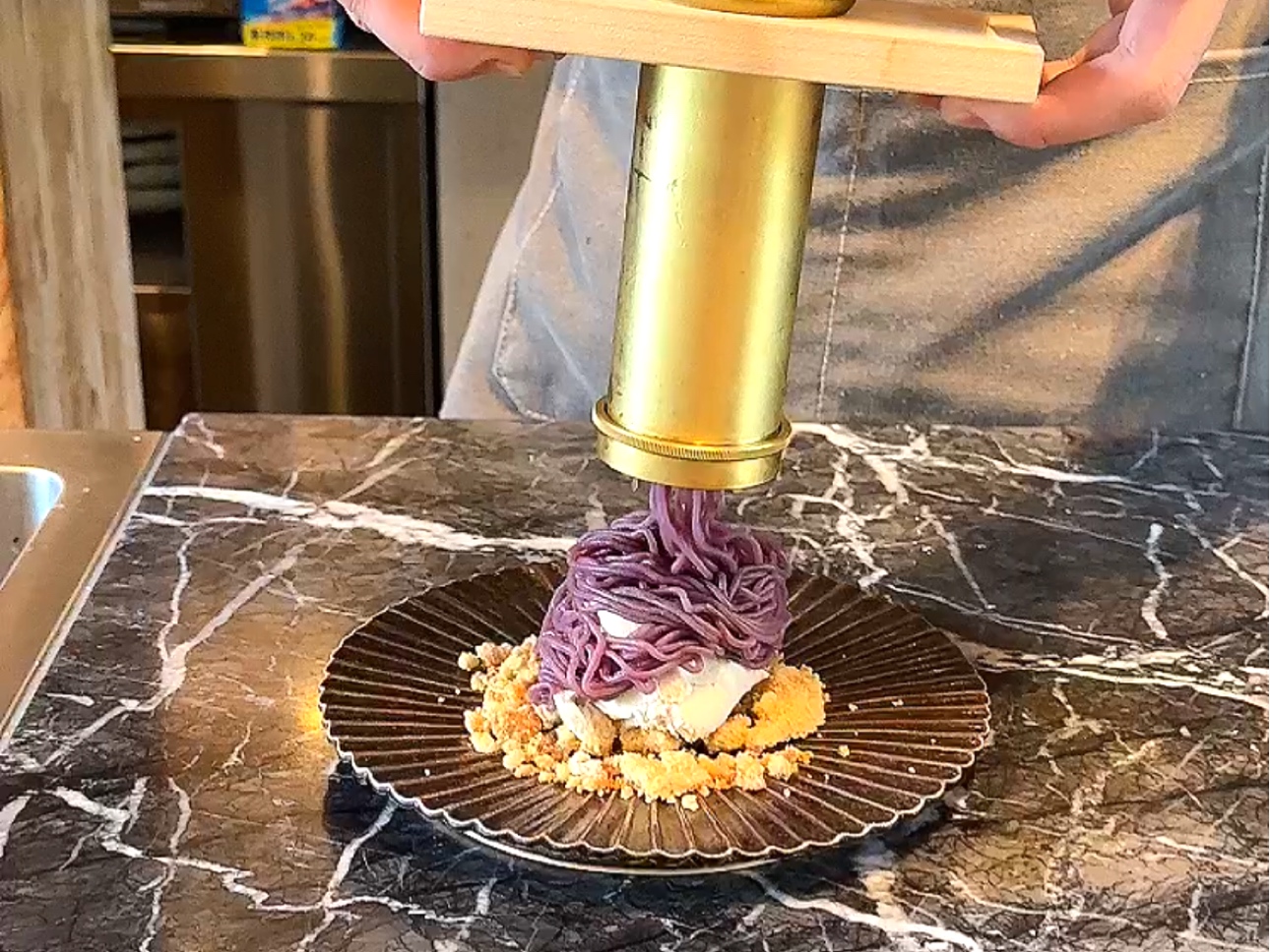 デザート 紫芋のモンブラン